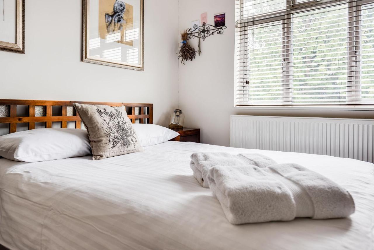 Orchard - 3 Bedroom House Headington & Parking & Garden オックスフォード エクステリア 写真